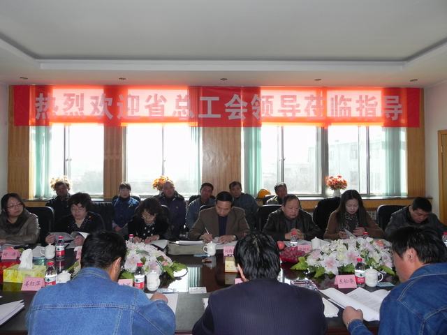 深入車間班組、“零距離”接觸職工、體驗(yàn)職工生活、傾聽職工心聲