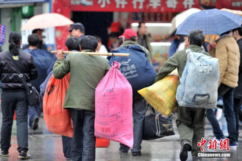 聚焦春節(jié)“恐歸族”：近鄉(xiāng)情怯，恐懼何來？(圖)
